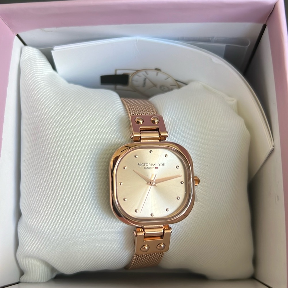 VICTORIA HYDE LONDON WATCH